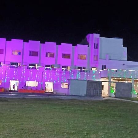 Hotel Savitri Signature Narsinghpur エクステリア 写真