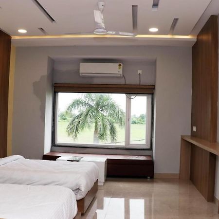 Hotel Savitri Signature Narsinghpur エクステリア 写真