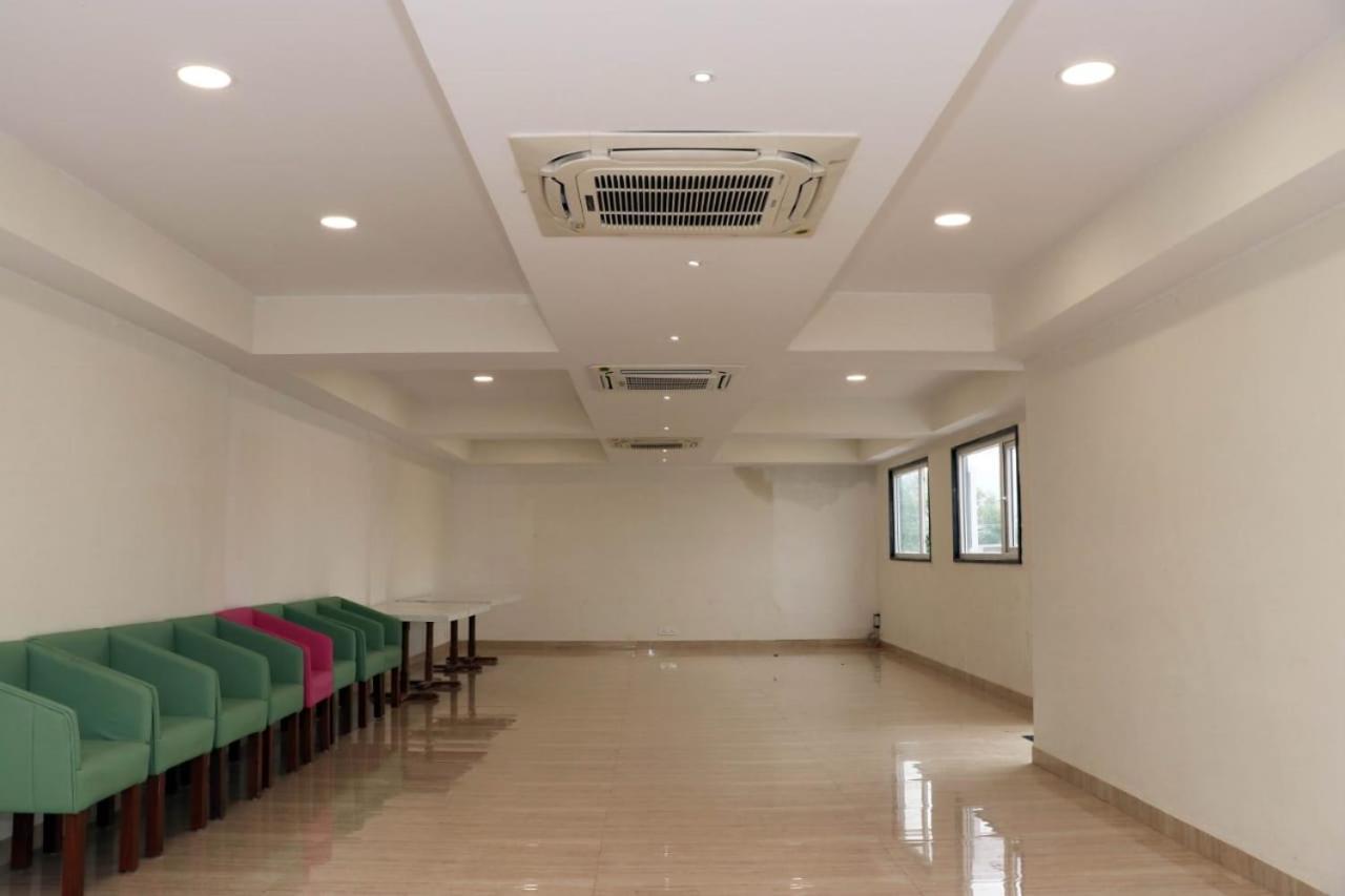 Hotel Savitri Signature Narsinghpur エクステリア 写真