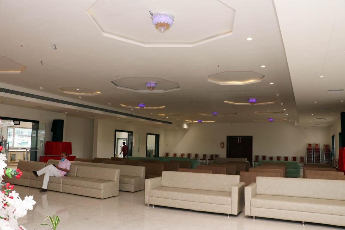 Hotel Savitri Signature Narsinghpur エクステリア 写真