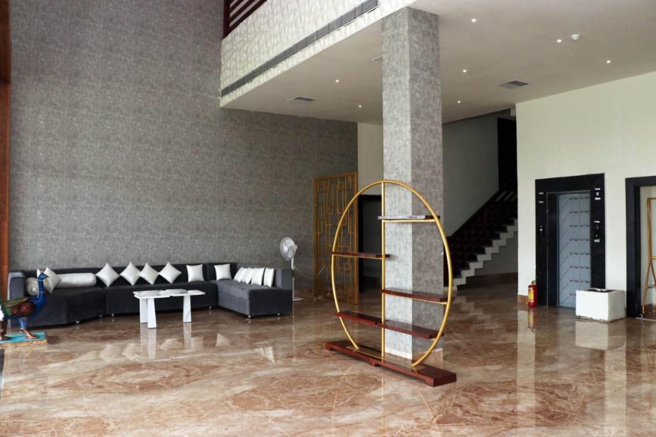 Hotel Savitri Signature Narsinghpur エクステリア 写真